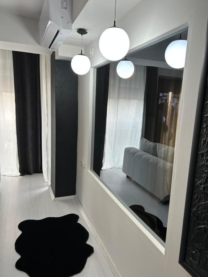 Sandev Apartments Black&White Stip Luaran gambar