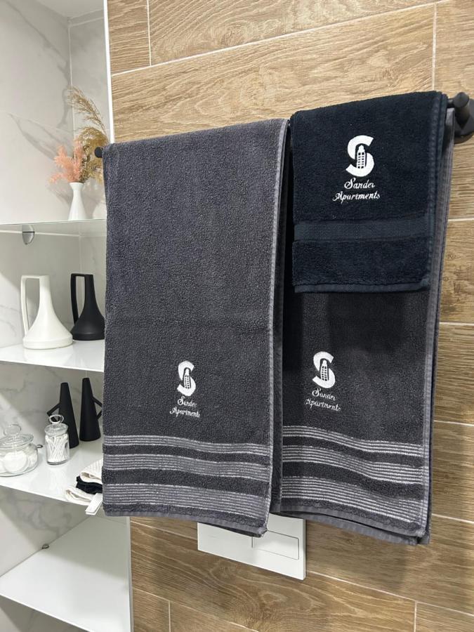 Sandev Apartments Black&White Stip Luaran gambar